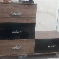 یک عددکمدلباس بادوتاکشو دوعددپاتختی  عددمیزارایشی|جاکفشی، کمد، دراور|تهران, عبدل‌آباد|دیوار