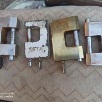 چهارتا قفل کتابی قدیمی محکم