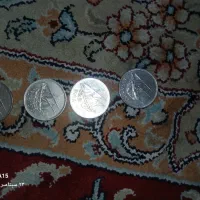 سکه مختلف کپشن خونده شه
