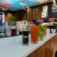 ظرفشور و کارگر ساده