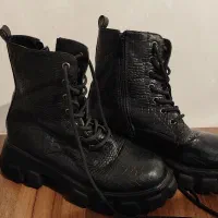 بوت چرم اورجینال سایز 39