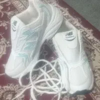 یک جفت کفش به شماره ۳۸