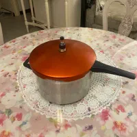 2عدد زود پز در حد نو