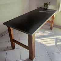 میز بدون صندلی دست ساز