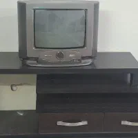 میز و تلویزیون