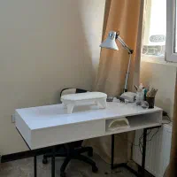 لوازم ناخن و میز و صندلی