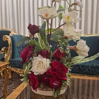 گل مصنوعی شیک با گلدان
