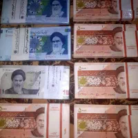 ۸بسته اسکناس بانکی آکبند