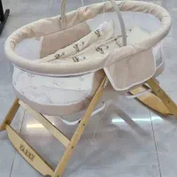 تخت کنارمادر