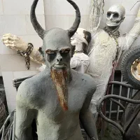 مجسمه اتاق فرار