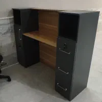 میز کامپیوتر و پذیرش