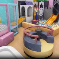 استخدام نیروی خانم (خانه بازی کودک)