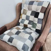 نشیمن ( زیر نشیمن)|رختخواب، بالش، پتو|بانه, |دیوار