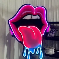 طراحی و ساخت تابلو استیکر