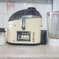 آبمیوه گری و آسیاب و آب هویج گیری