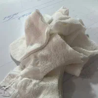 نیروی ساده خانوم بسته بند و وسط کار