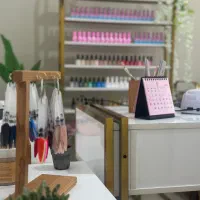 خدمات کاشت ،ترمیم ،مانیکور ، پدیکور با تخفیف ۴۰٪