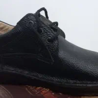 کفش چرم دور دوزی شده