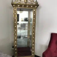 ویترین برنجی در حد نو وکاملا سالم
