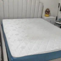 تخت دو نفره سالم و تمیز