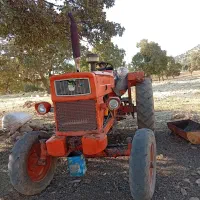 یک دستگاه تراکتور رومانی مدل 61