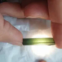 تورمالین .افغانستان .پاک و تمیز.شاخه