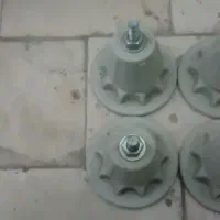 تعداد دو عدد آیینه. و یکدست پایه اسپیلت کولر گازی