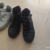 سه جفت نیم بوت یک جفت کتانی|کفش و لباس بچه|اسفراین, |دیوار