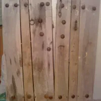 فروش در بهای قدیمی با قدمت 100 سال