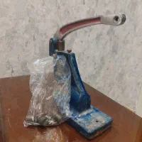 دستگاه پرس دگمه منگنه