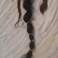 ‌موی بلندوصندلی بچه برای ماشین