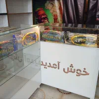 ویترین طبقه فلزی|بوفه، ویترین، کنسول|شیراز, طلاب|دیوار