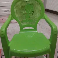 صندلی کودک رنگ قرمز و سبز