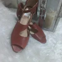 کفش چرم زنانه سایز ۳۸نو و ۳۷