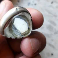 انگشتر نقره و مهره .معاوضه با ویپ و پاد