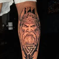 اجرای حرفه ای تتو بدن آرتیست خانم