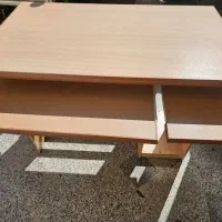 میز کامپیوتر در حد نو|میز تحریر و کامپیوتر|حمیدیا, |دیوار