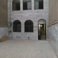 خانه دربست ۲/۵ طبقه با حیاط بزرگ