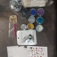 تعدادی وسایل کاشت ناخن