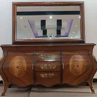 آینه و کنسول نو. مناسب جهیزیه