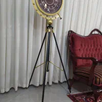 ساعت ۳پایه دار