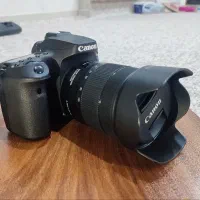 دوربین 90d به همراه لنز 18-135