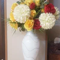 گل و گلدان