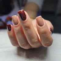 کاشت ناخن و ترمیم .میکاپ و شینیون