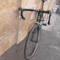 یک دستگاه دوچرخه کورسی حرفه‌ای