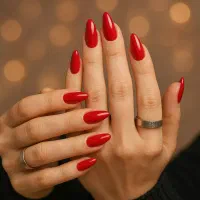 کاشت ناخن و اموزش و تمامی خدمات ارایشی