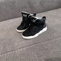 کتانی چرم بچه گانه سایز ۲۴