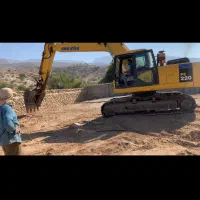 خاکبرداری با بیل میکانیکی کوماتسو پروژه صنعتی