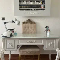 میز و استند و صندلی ناخن کاری