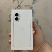 ایفون ۱۶ سفید